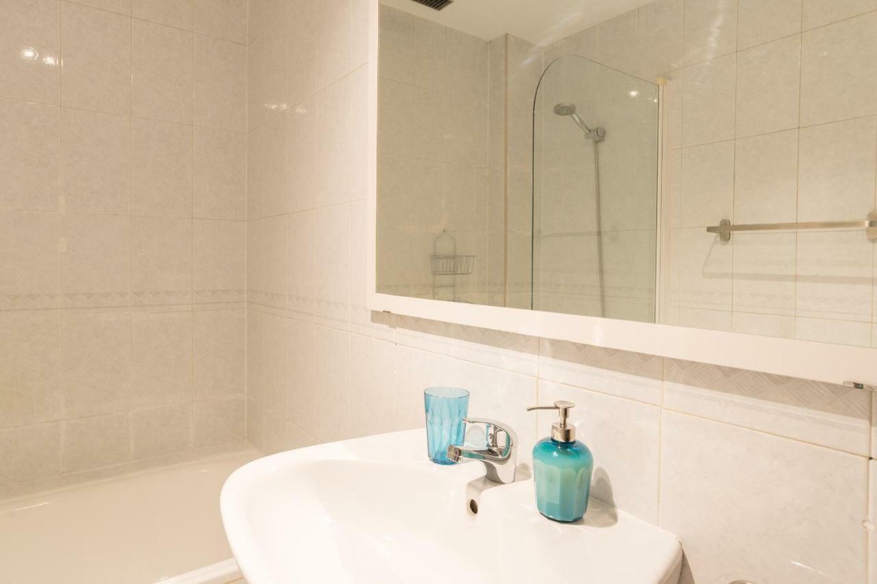 Apartament Ambb-Private Patio-Steps Away From Old Town Malaga Zewnętrze zdjęcie