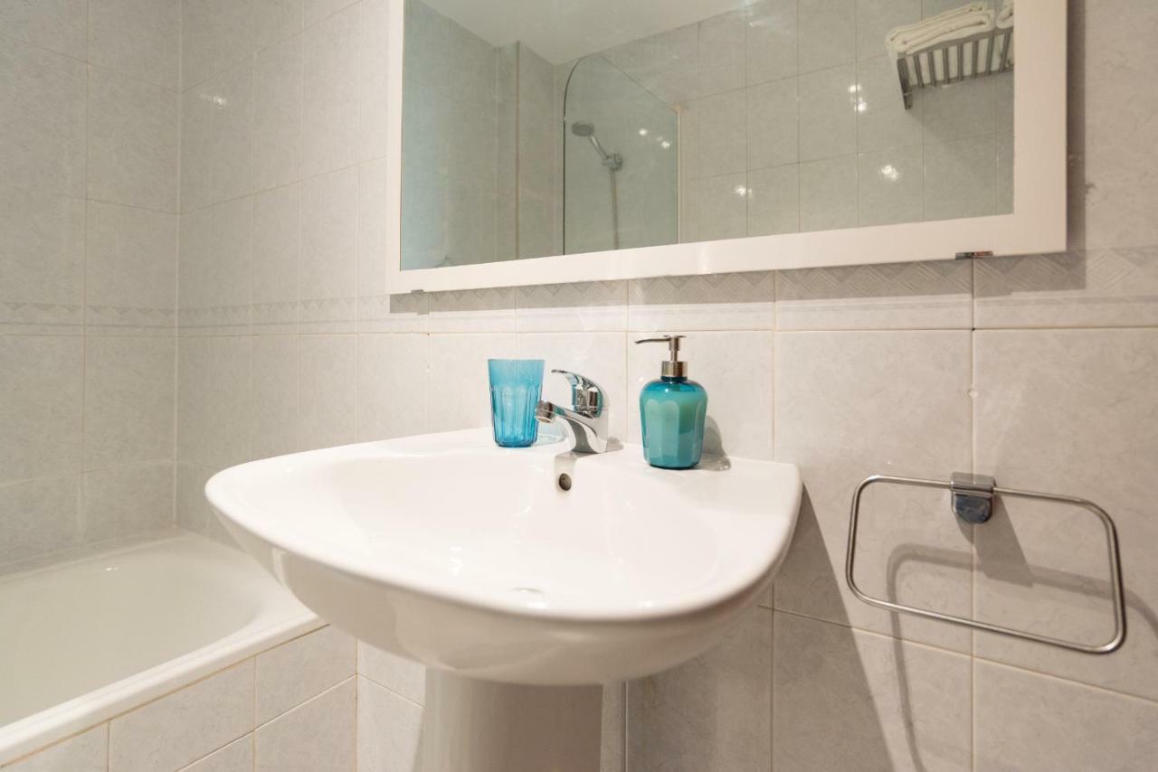 Apartament Ambb-Private Patio-Steps Away From Old Town Malaga Zewnętrze zdjęcie