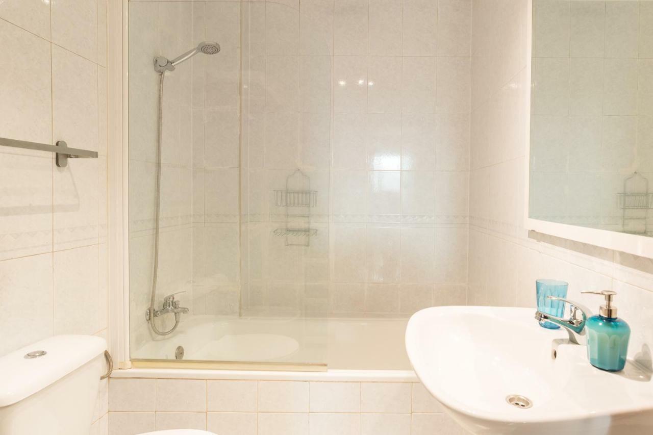 Apartament Ambb-Private Patio-Steps Away From Old Town Malaga Zewnętrze zdjęcie